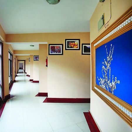 Hotel Pride Continental Srinagar  Bagian luar foto