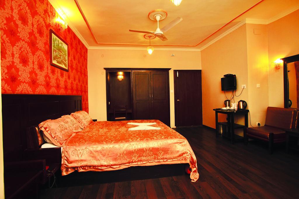 Hotel Pride Continental Srinagar  Ruang foto
