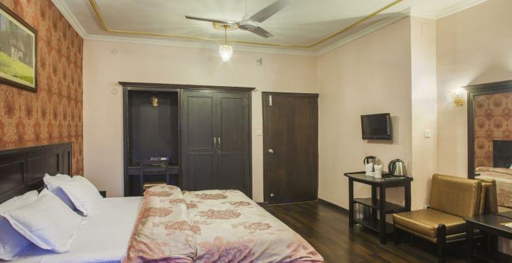 Hotel Pride Continental Srinagar  Bagian luar foto