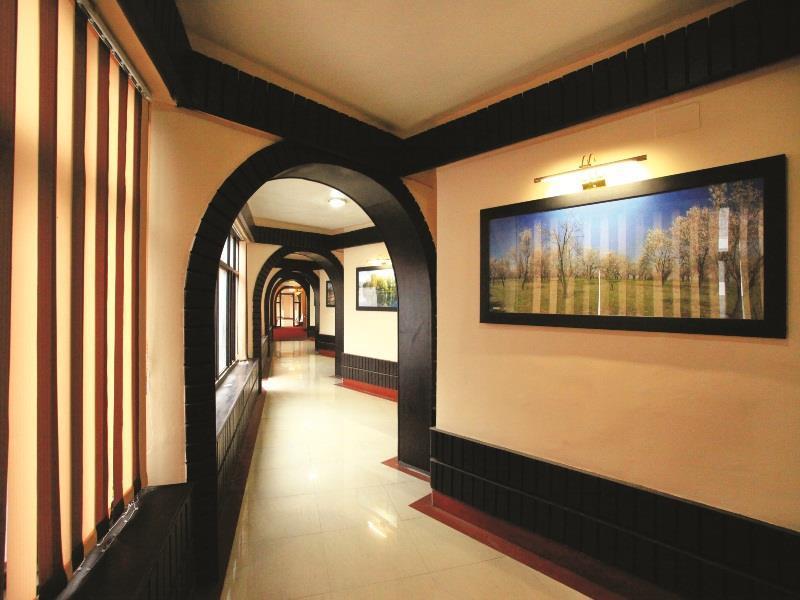 Hotel Pride Continental Srinagar  Bagian luar foto